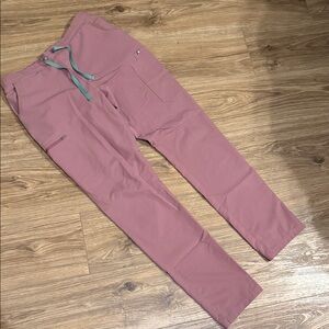 Fig's YOLA Medium Tall Mauve